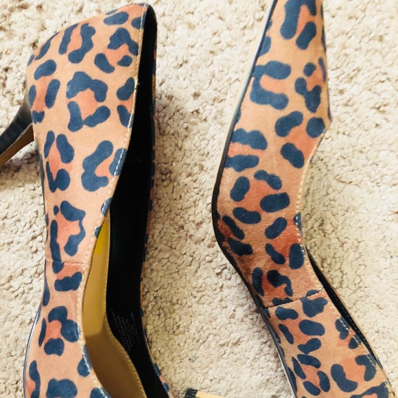 Sueded Animal print pumps - Picture 5 of 8